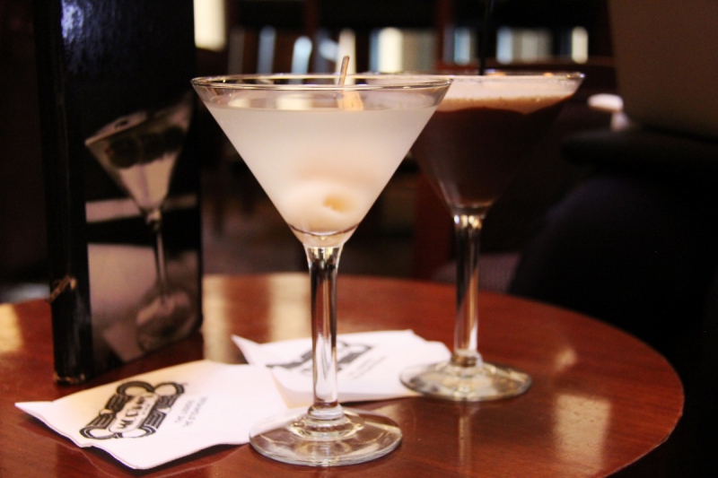 brasserie-CUEBRIS-min_martini_bar_lychee_chocolate_alcohol_liquor_happy_hour_happy-910161